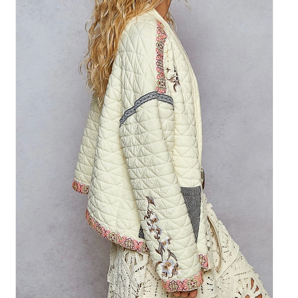 NEW POL Cream Quilted Embroidered Jacket Boho Cottagecore Floral Size Medium - Picture 2 of 4